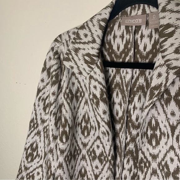 Chico's Taupe and White Patterned Light Weight Jacket Size 0/ Small - Picture 2 of 7